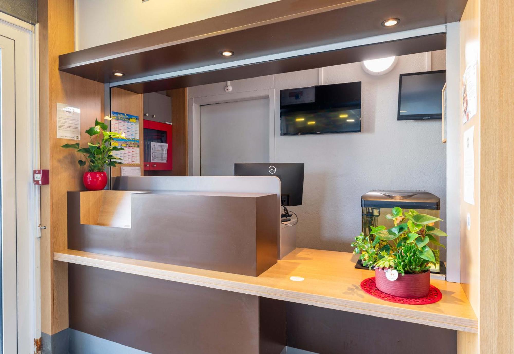 B&B Hotel Lyon Saint-Bonnet Mi-Plaine Zewnętrze zdjęcie