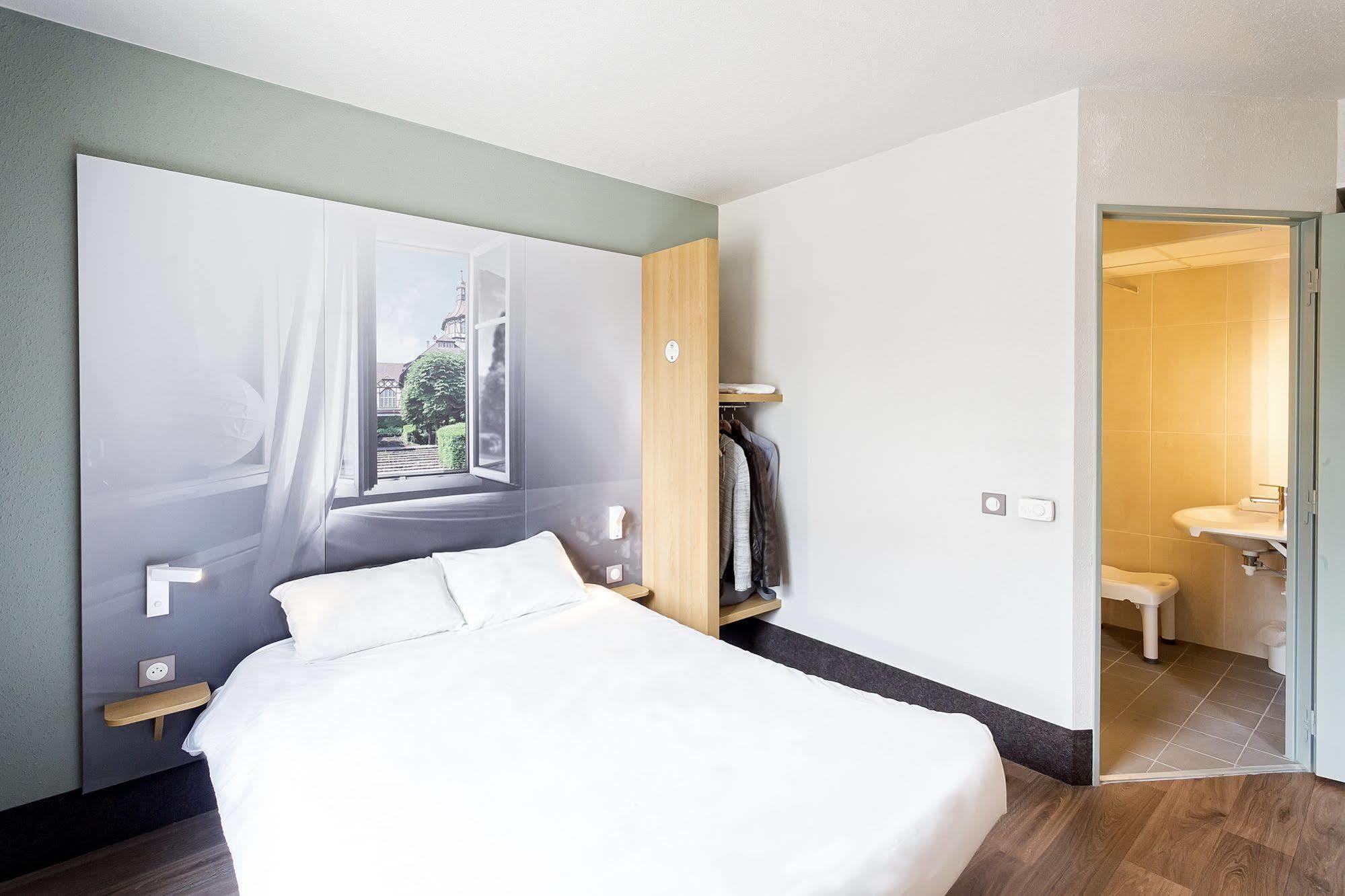 B&B Hotel Lyon Saint-Bonnet Mi-Plaine Zewnętrze zdjęcie