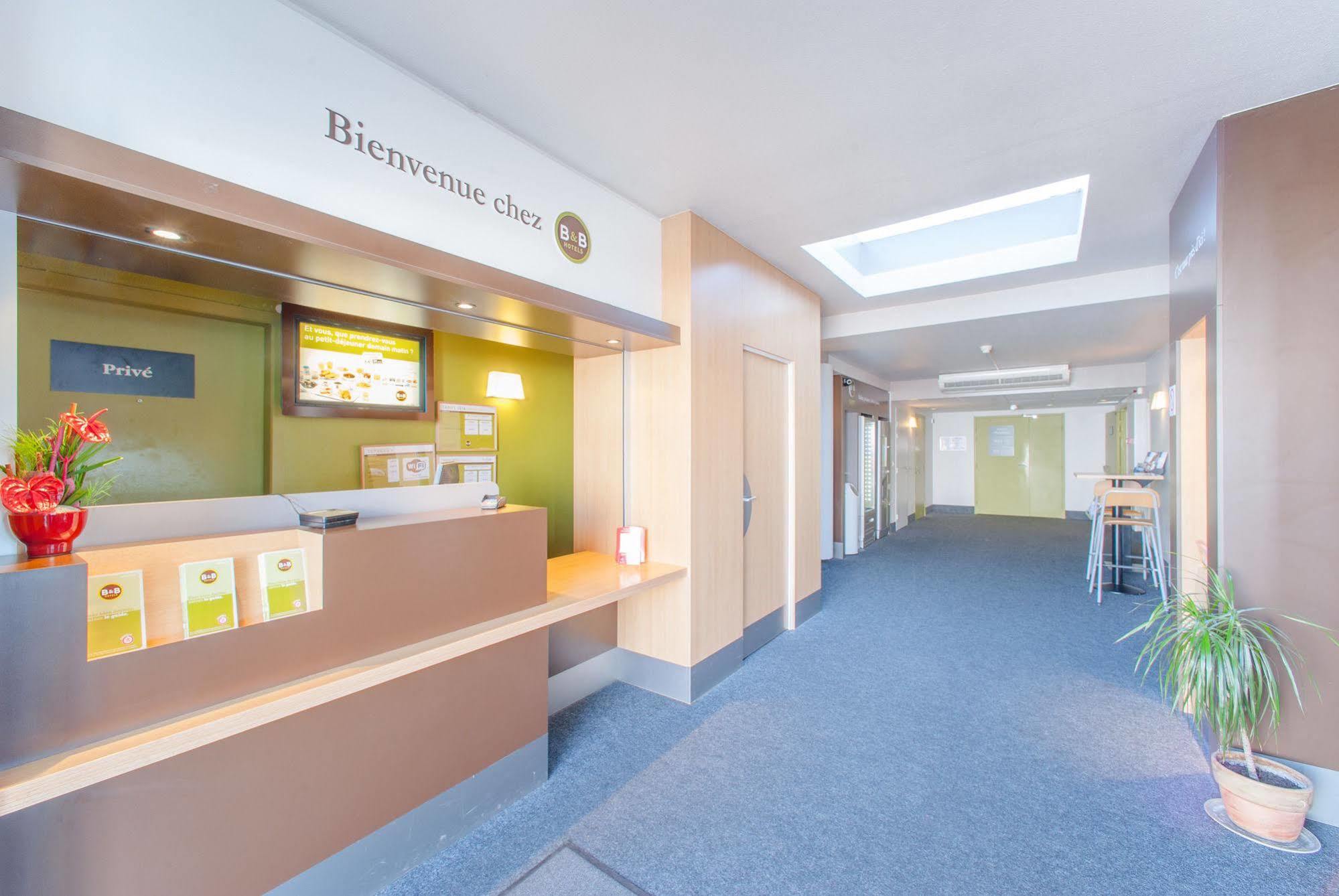 B&B Hotel Lyon Saint-Bonnet Mi-Plaine Zewnętrze zdjęcie