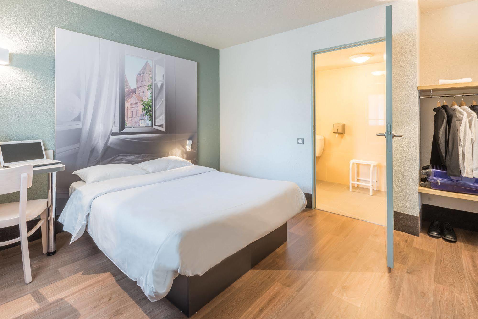 B&B Hotel Lyon Saint-Bonnet Mi-Plaine Zewnętrze zdjęcie