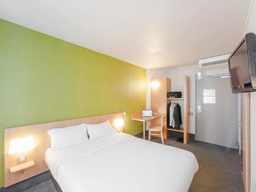 B&B Hotel Lyon Saint-Bonnet Mi-Plaine Zewnętrze zdjęcie