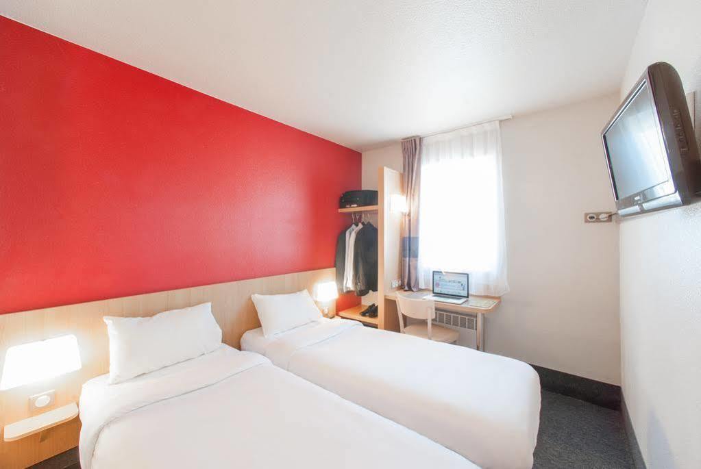 B&B Hotel Lyon Saint-Bonnet Mi-Plaine Zewnętrze zdjęcie